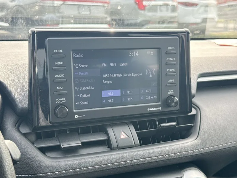 2021 Toyota RAV4 LE, photo 27