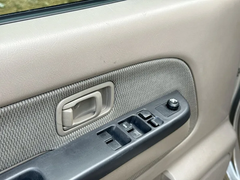 2004 Nissan Frontier XE, photo 12