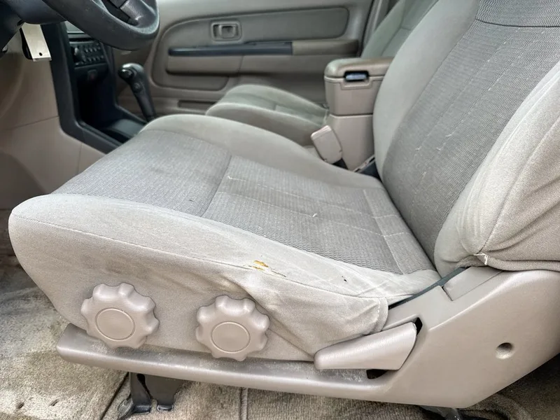 2004 Nissan Frontier XE, photo 14