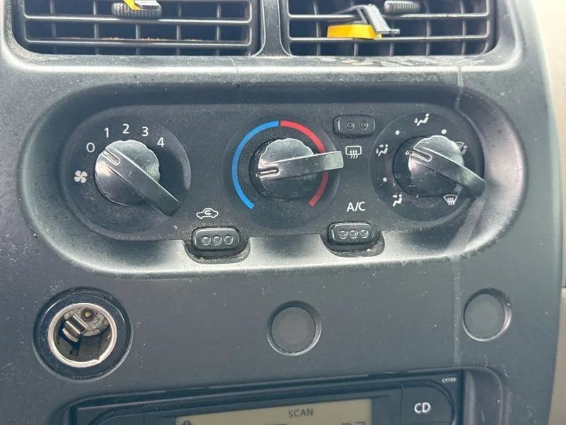 2004 Nissan Frontier XE, photo 20