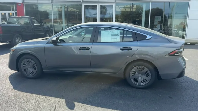 2027 Nissan Sentra S, photo 4