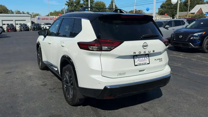 2026 Nissan Rogue Platinum, photo 5
