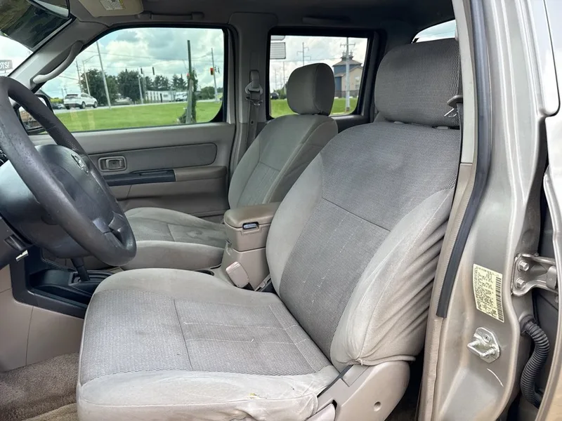 2004 Nissan Frontier XE, photo 13