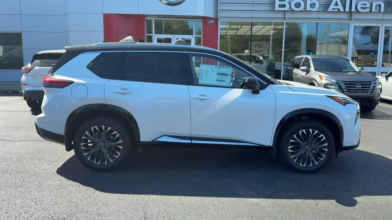 2026 Nissan Rogue Platinum, photo 8