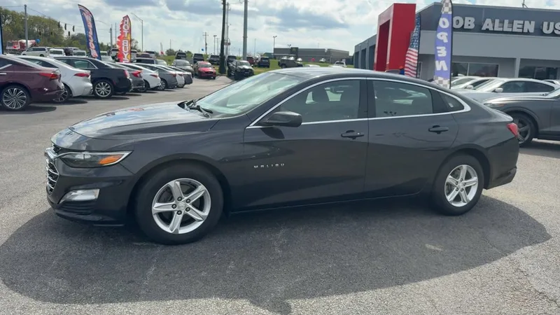 2023 Chevrolet Malibu LT, photo 3