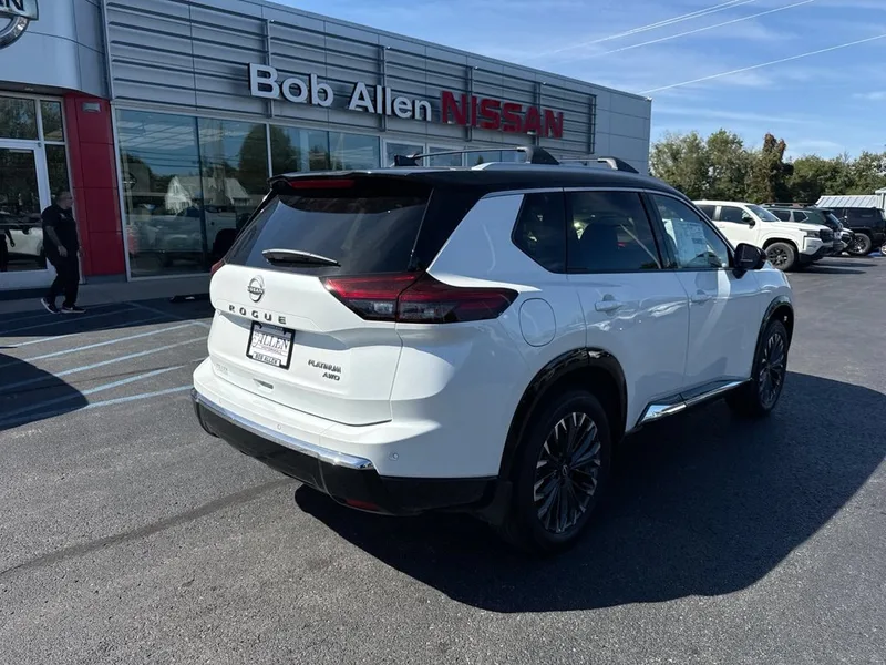 2026 Nissan Rogue Platinum, photo 13