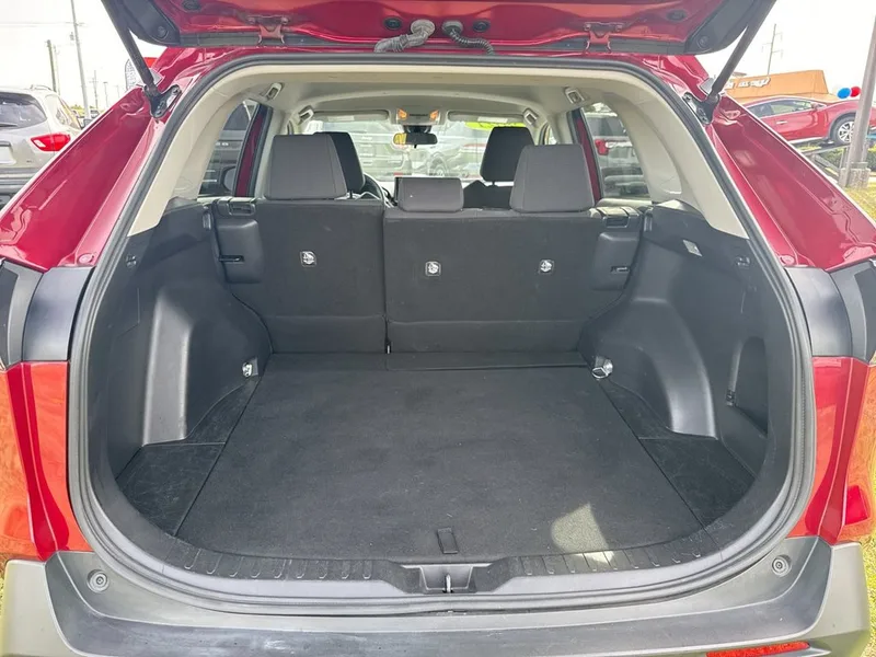 2021 Toyota RAV4 LE, photo 17