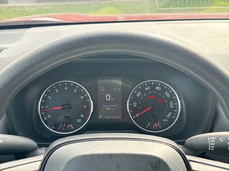2021 Toyota RAV4 LE, photo 24