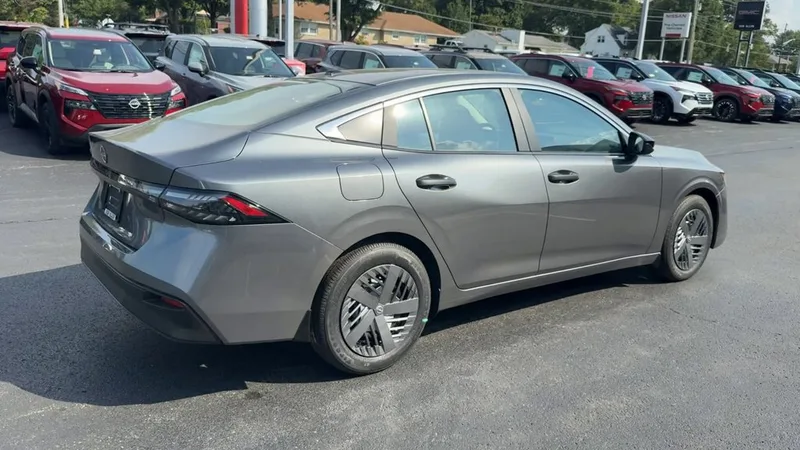 2027 Nissan Sentra S, photo 7