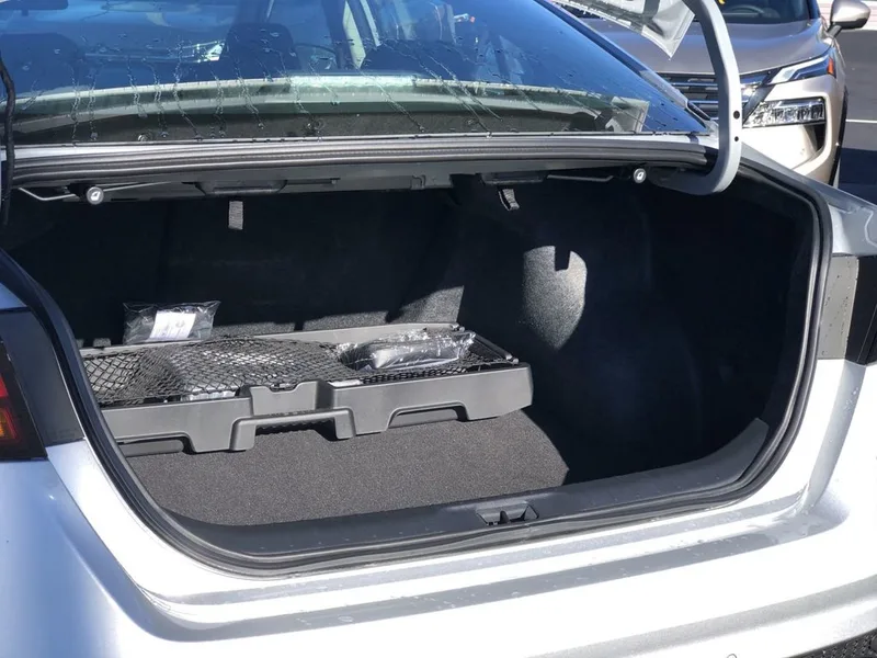 2025 Nissan Altima SR, photo 17