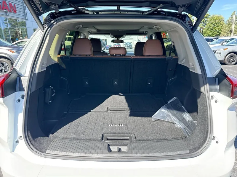 2026 Nissan Rogue Platinum, photo 17