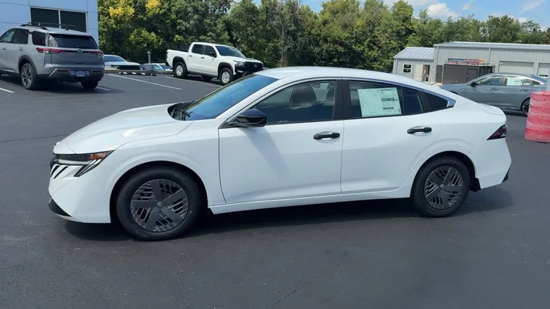 2027 Nissan Sentra S, photo 3